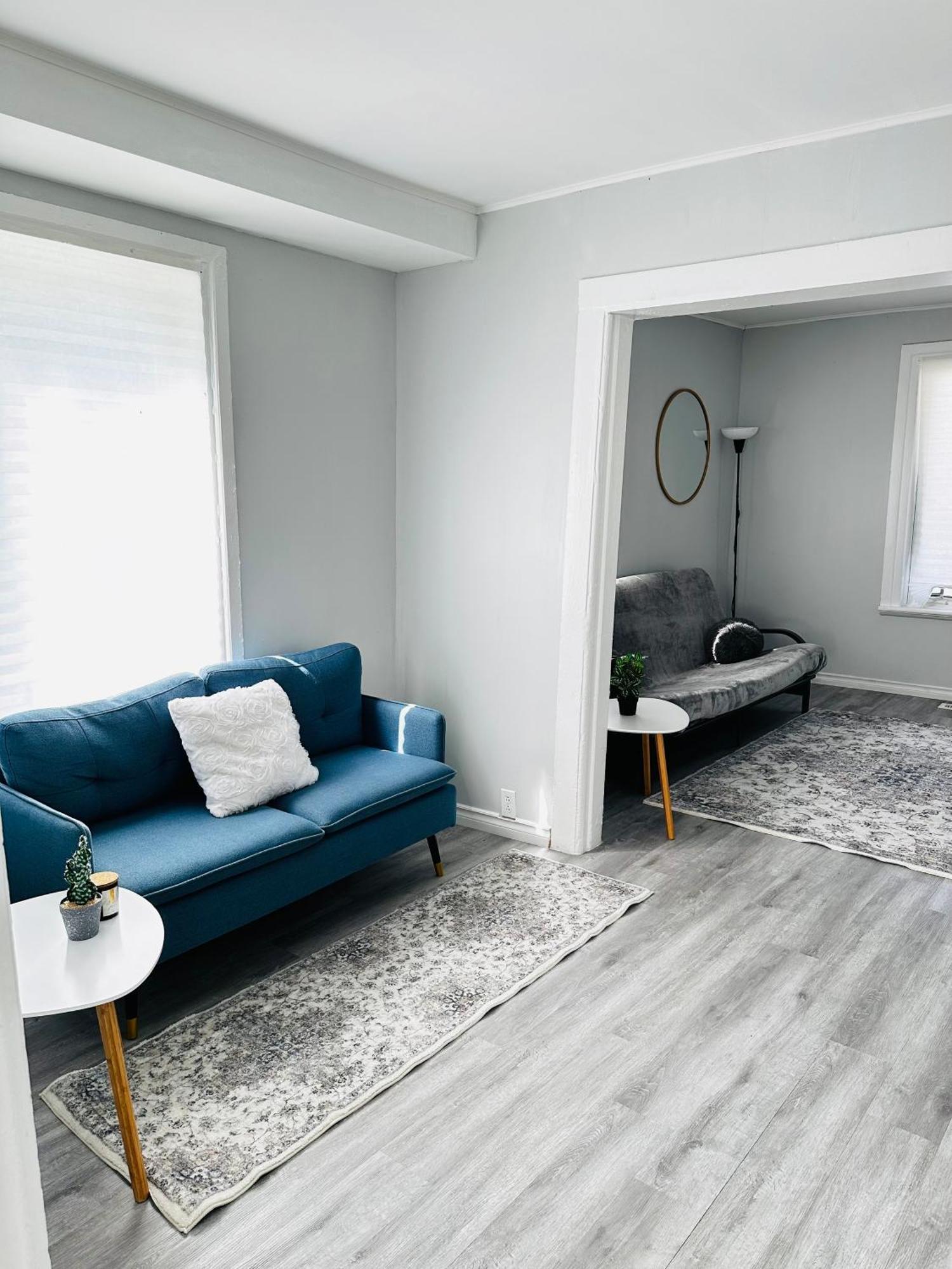 Cozy 2Br House Near Centre With Patio, Bbq, Backyard, And Netflix Apartment Питърбъро Екстериор снимка