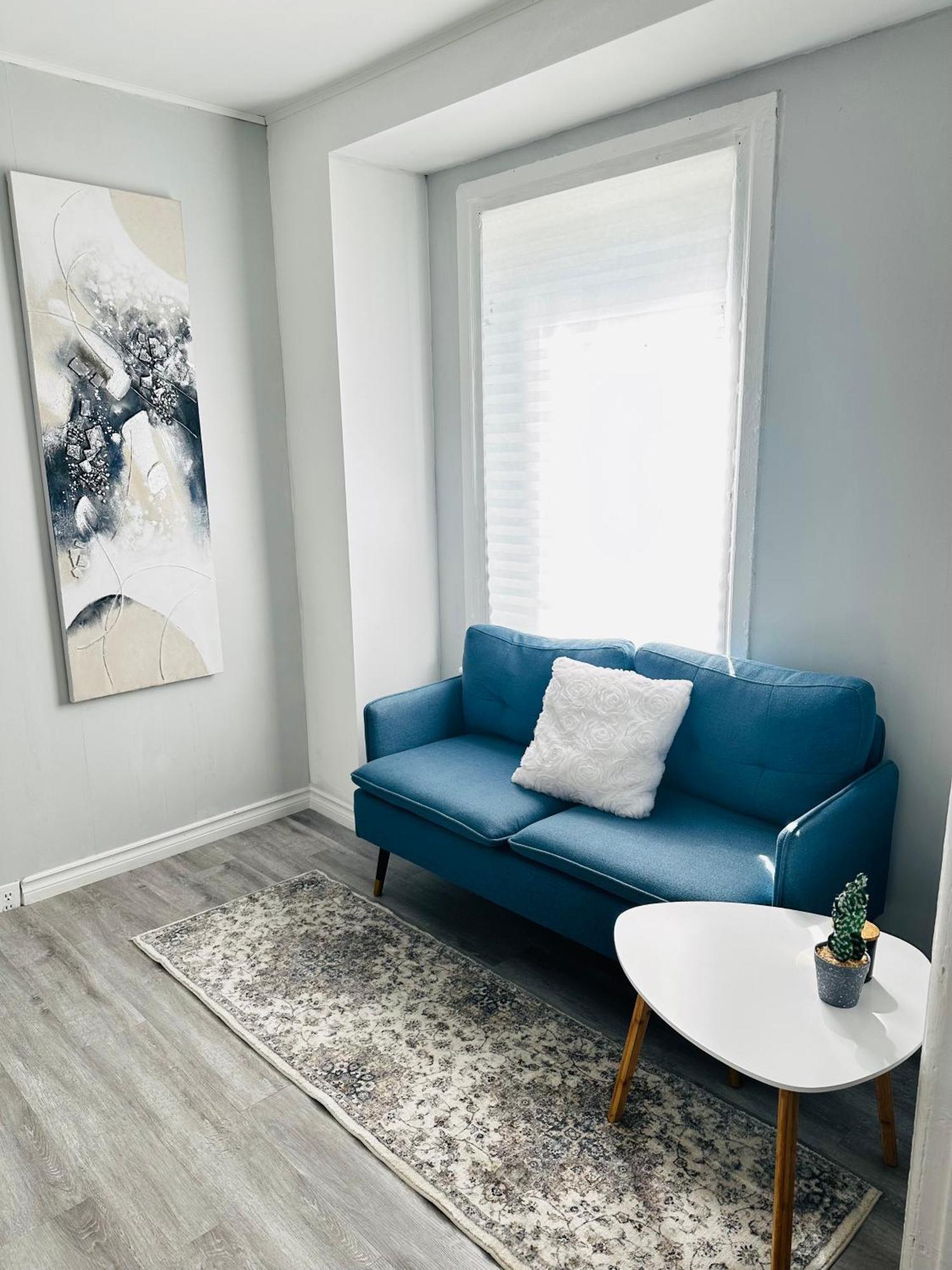 Cozy 2Br House Near Centre With Patio, Bbq, Backyard, And Netflix Apartment Питърбъро Екстериор снимка