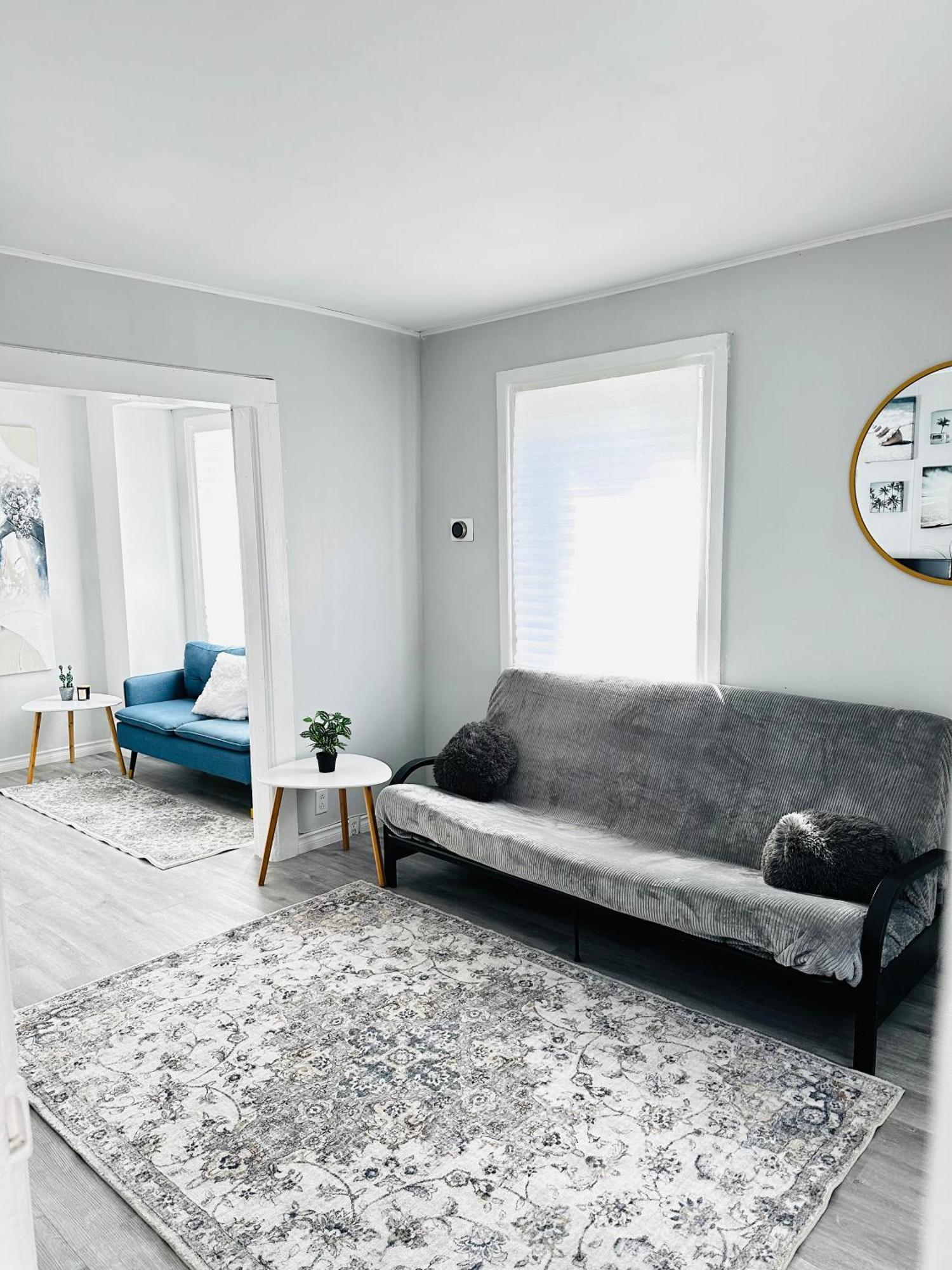 Cozy 2Br House Near Centre With Patio, Bbq, Backyard, And Netflix Apartment Питърбъро Екстериор снимка