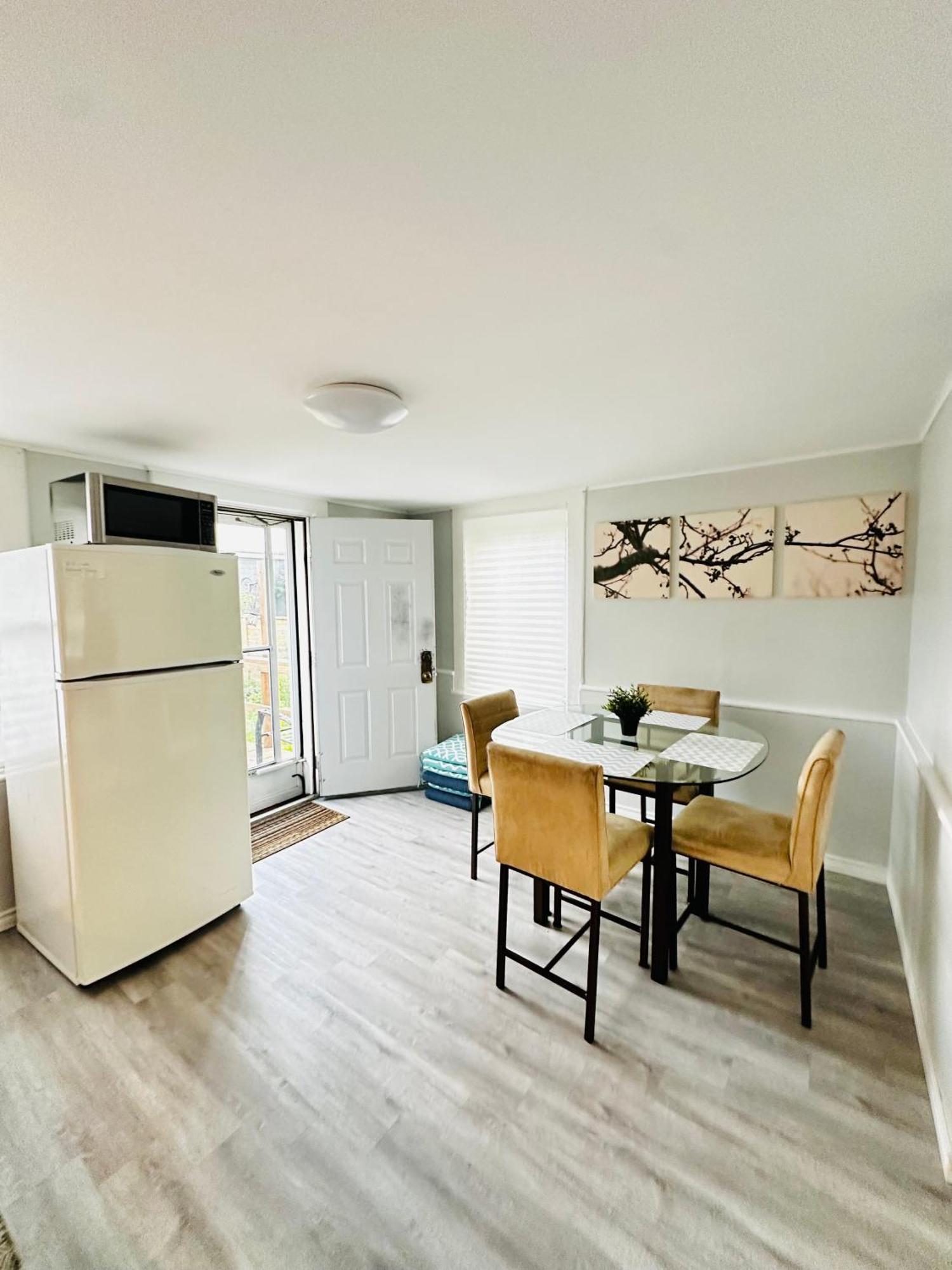 Cozy 2Br House Near Centre With Patio, Bbq, Backyard, And Netflix Apartment Питърбъро Екстериор снимка